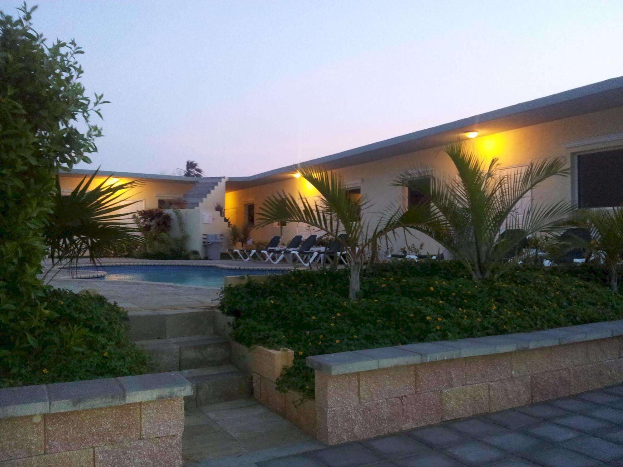 Agua Clara Eco Suites Oranjestad Bagian luar foto